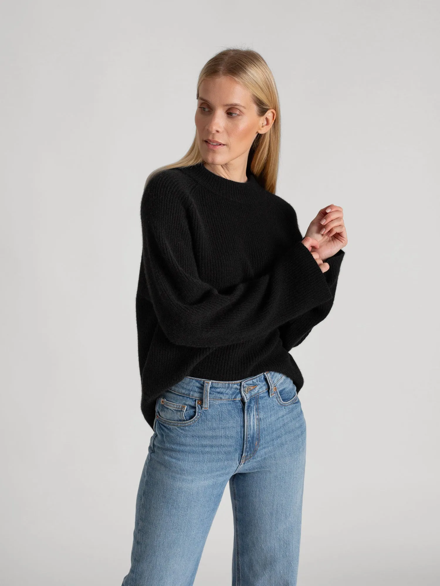 Cashmere sweater "Idun" - black