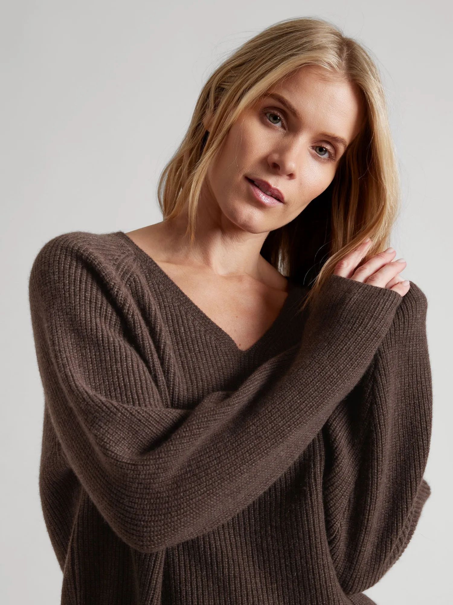 Cashmere sweater "Maya" - dark brown