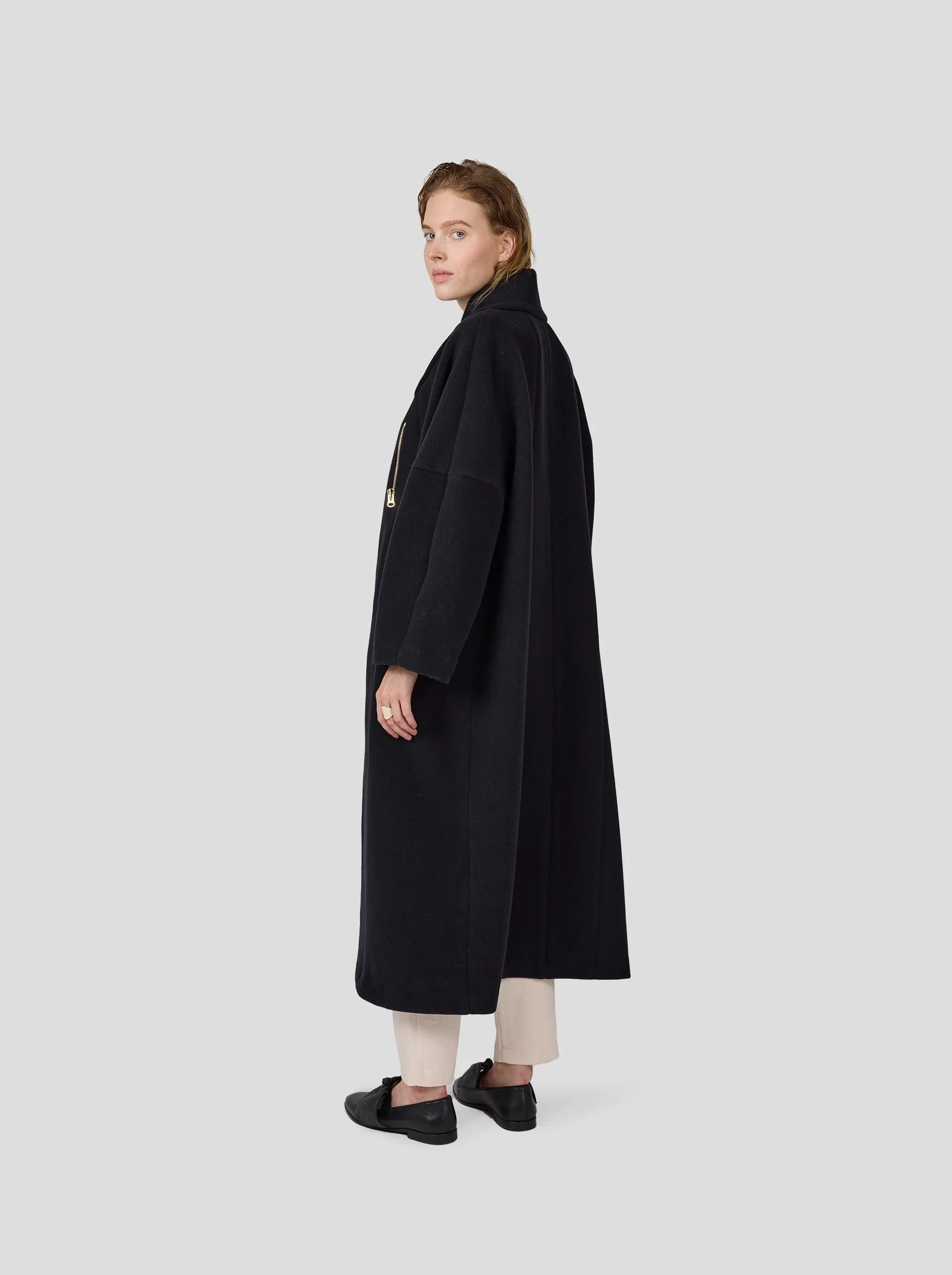 Eren coat in black woolen fabric and cashmere