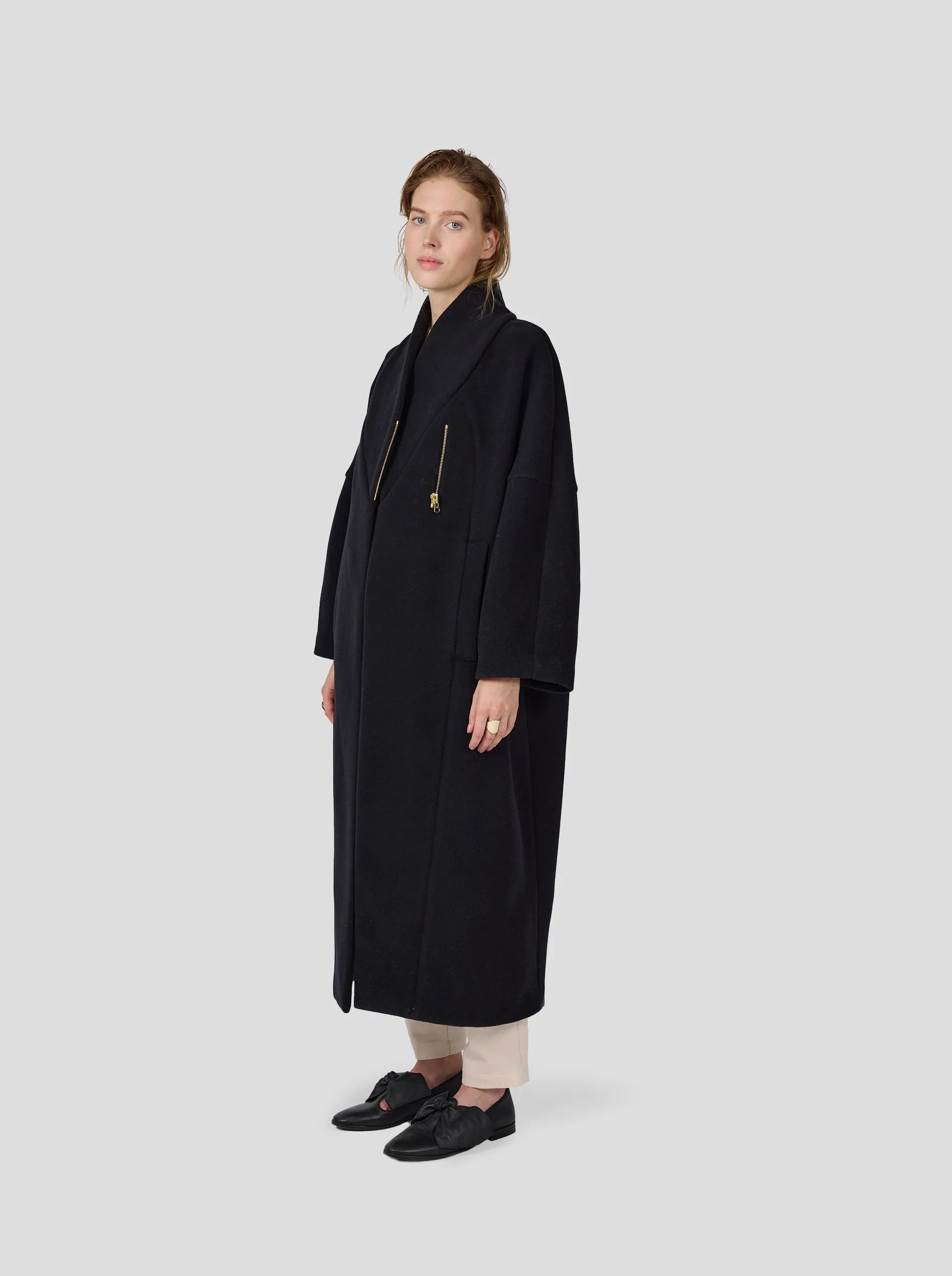 Eren coat in black woolen fabric and cashmere