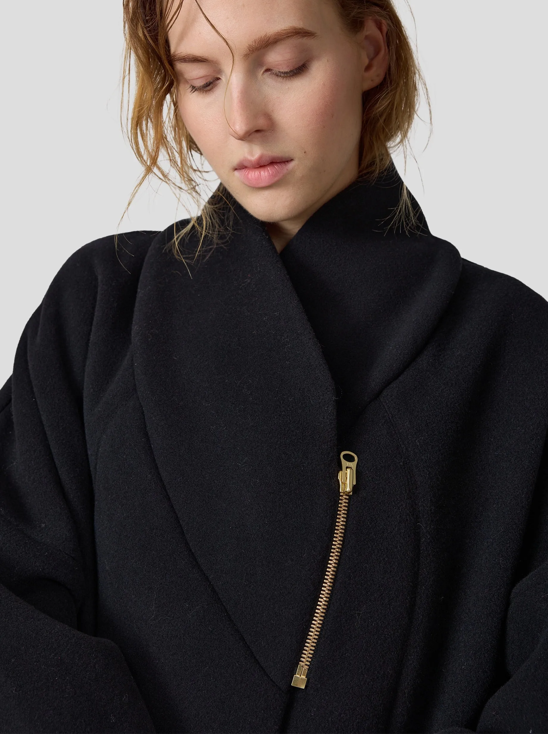 Eren coat in black woolen fabric and cashmere