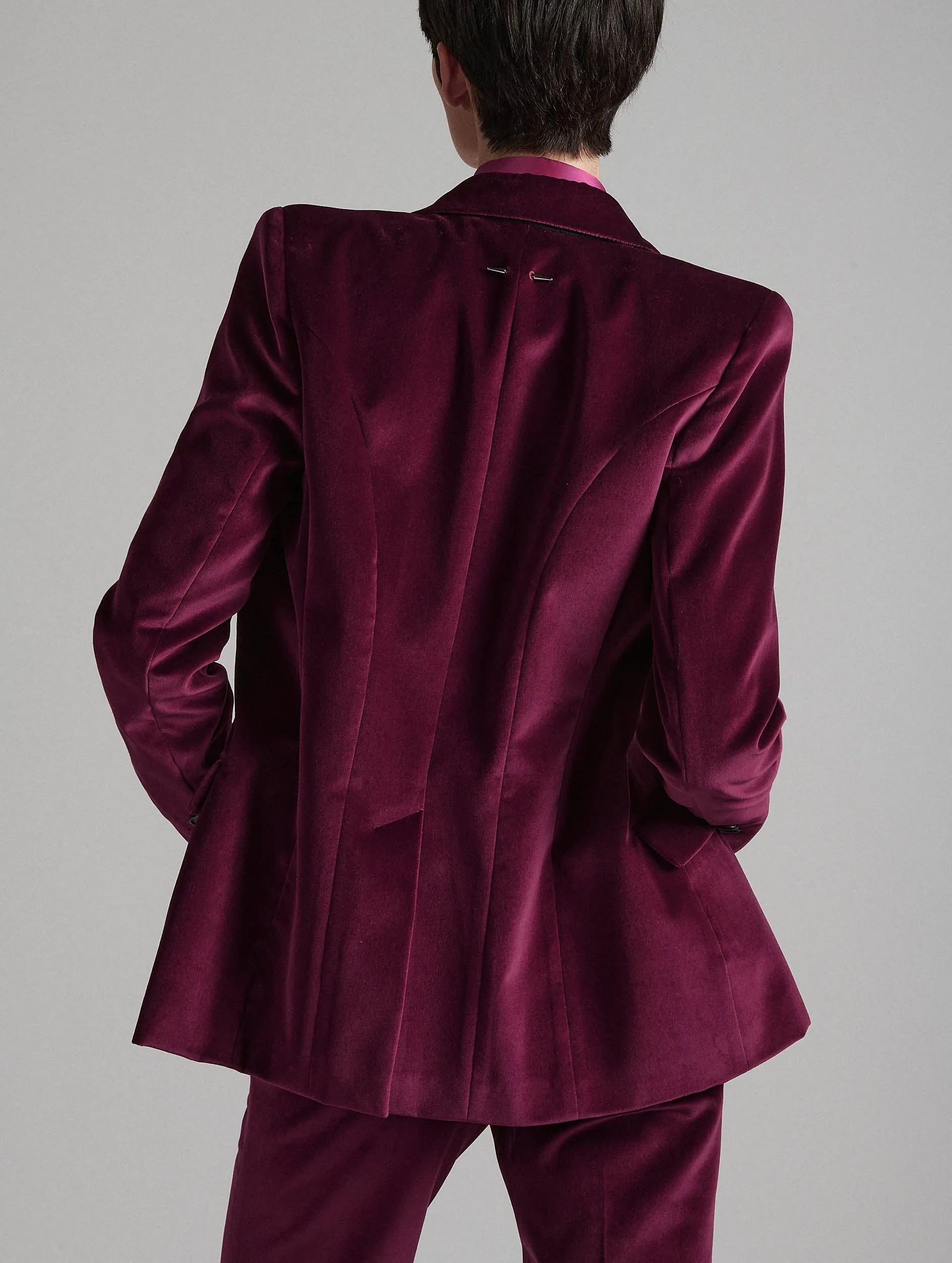 Fitted pomegranate velvet jacket