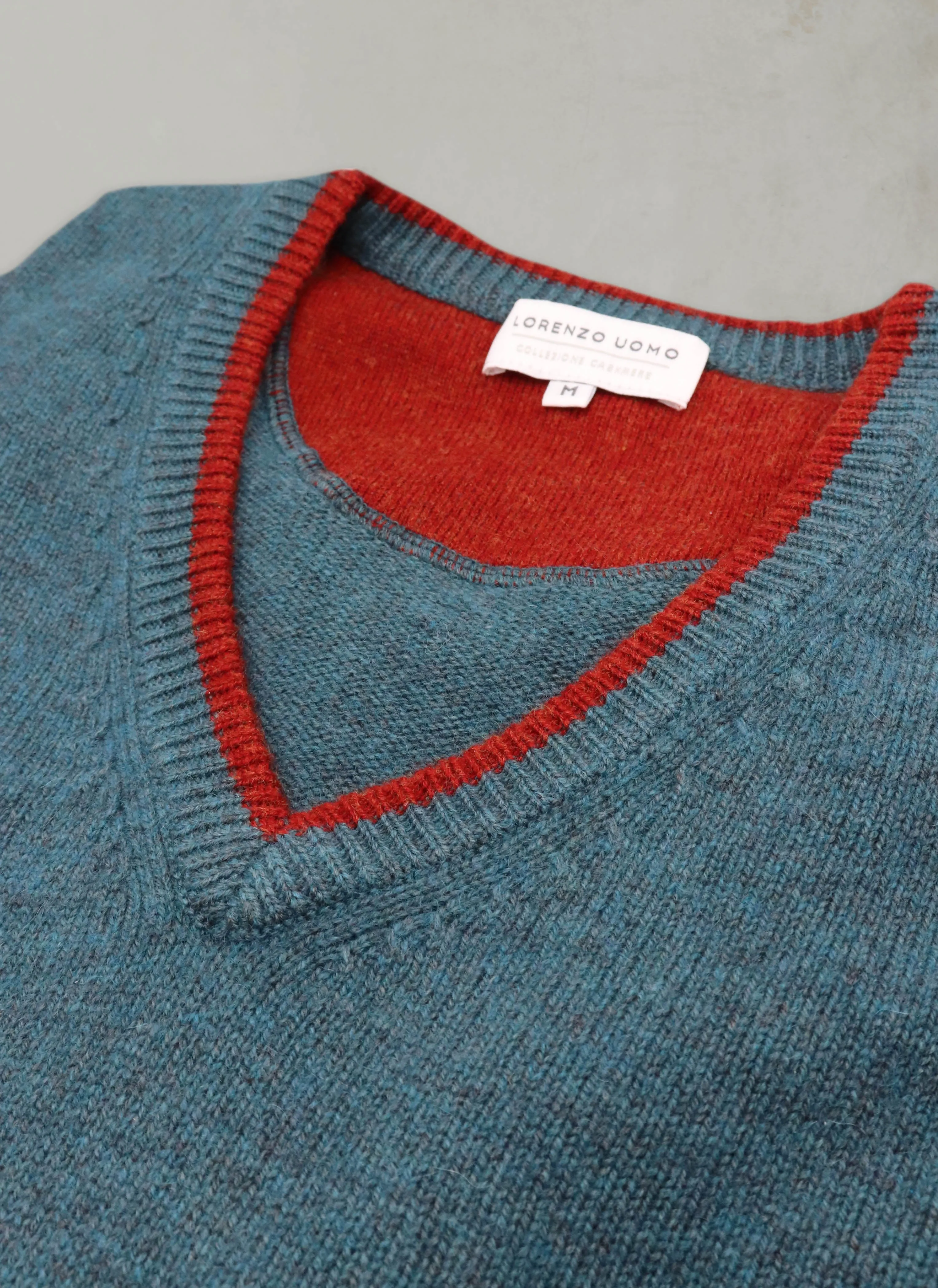 Men's Edelweiss V-Neck Cashmere Sweater in Teal Heather