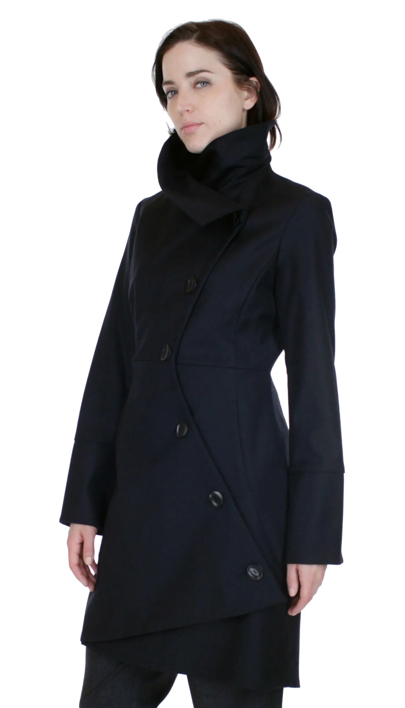 Swerve Coat in Wool/ Nylon/Cashmere / Black